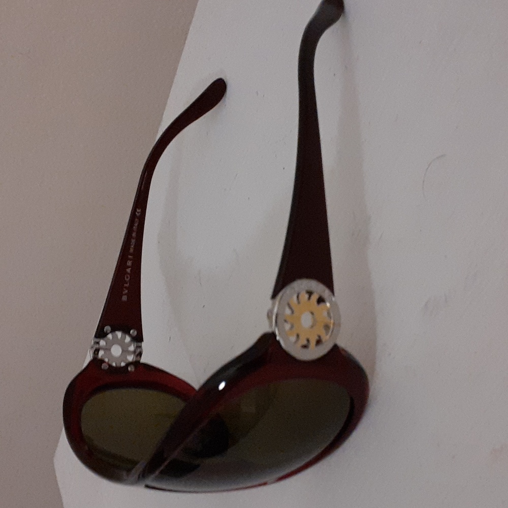 Bvlgari Bergundy/Wine color wraparound Sunglasses NWOT' Made in Italy